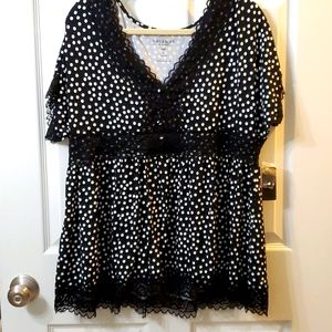 Torrid Super soft knit blouse 1x Black polka-dot